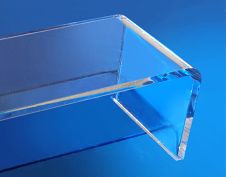 Plexiglass-piegato